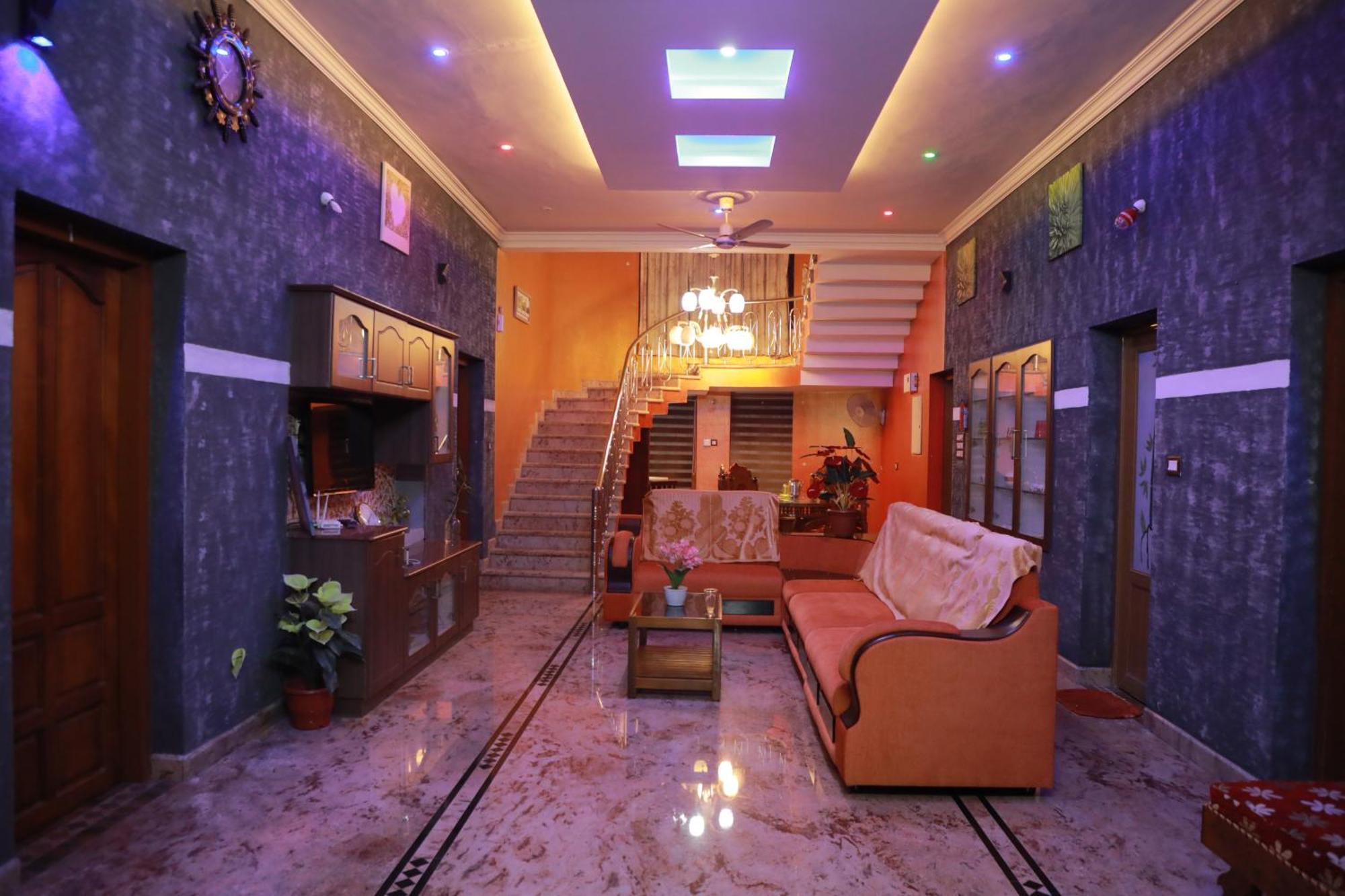 Hotel Gilead Holliday à Tāmarakulam Extérieur photo