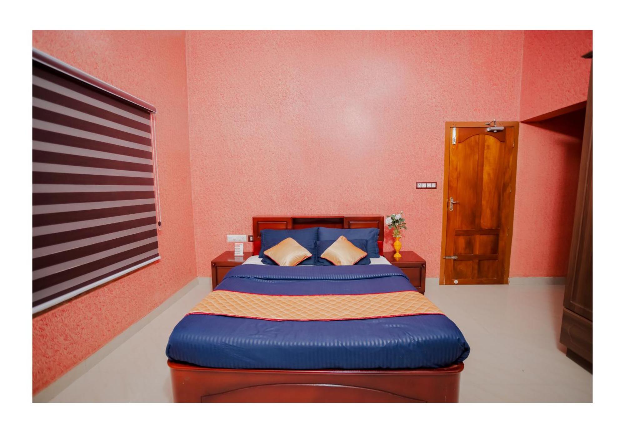 Hotel Gilead Holliday à Tāmarakulam Extérieur photo