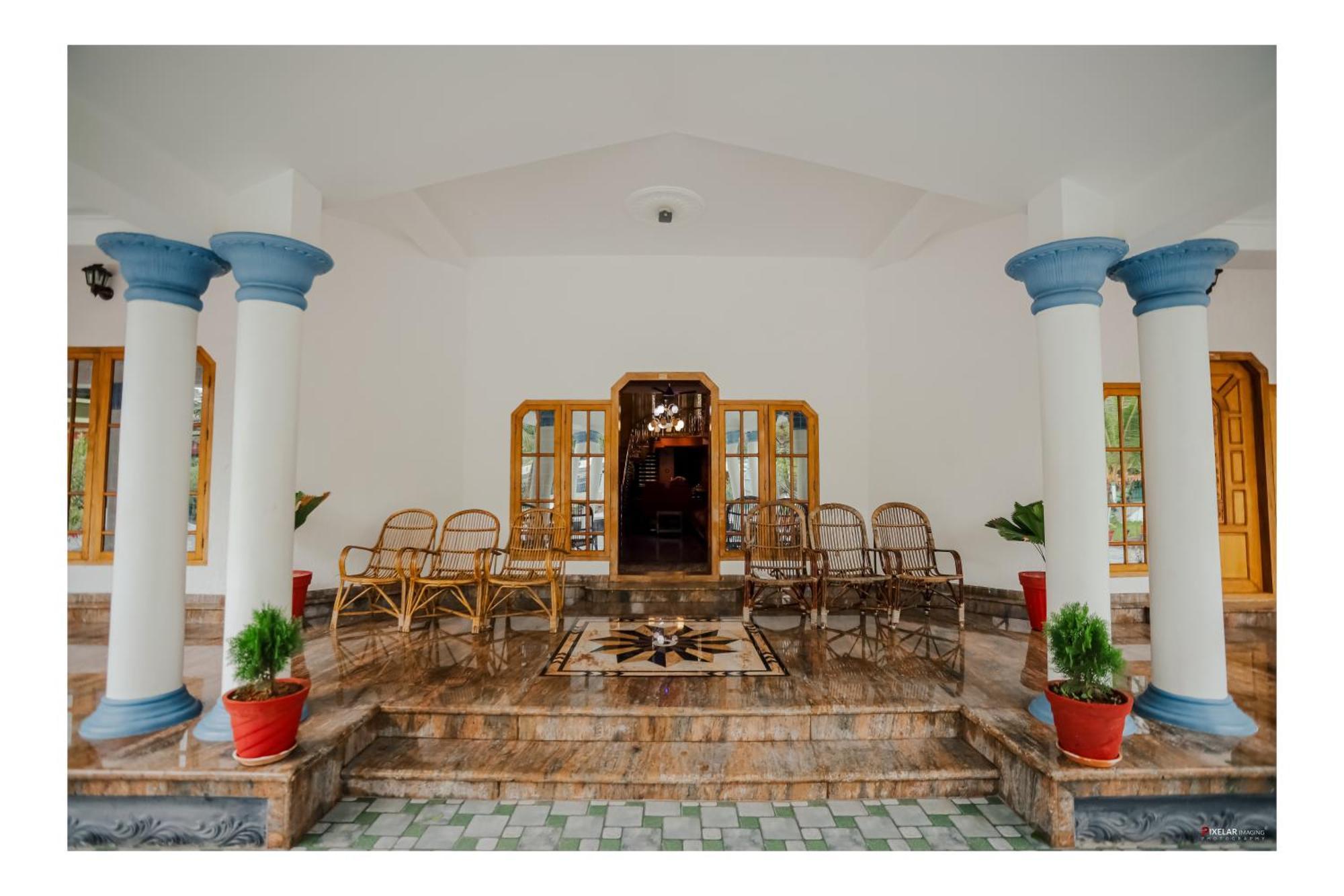 Hotel Gilead Holliday à Tāmarakulam Extérieur photo